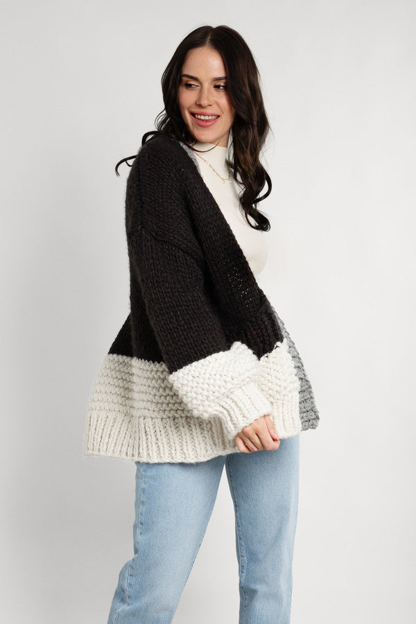 SAACHI Oversized Two-Tone Knit Sweater Kimono