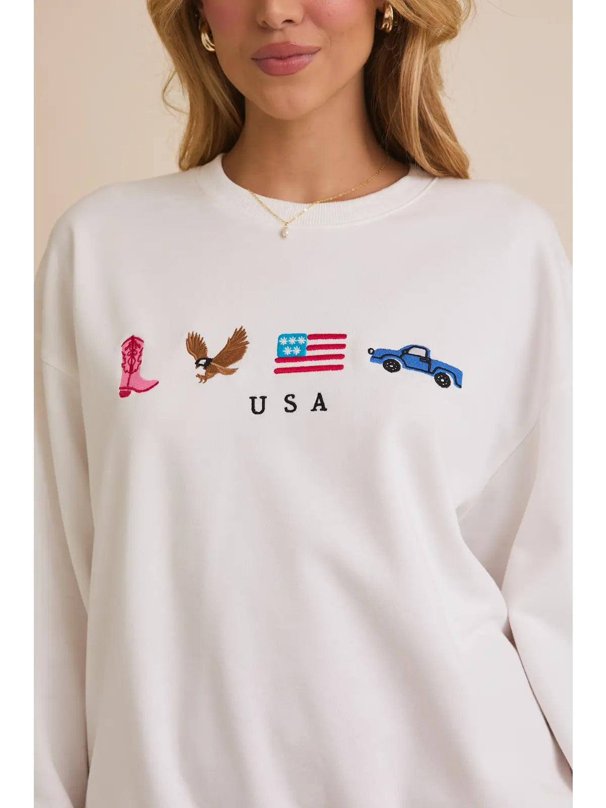 GILLI USA Embroidered Crew Neck